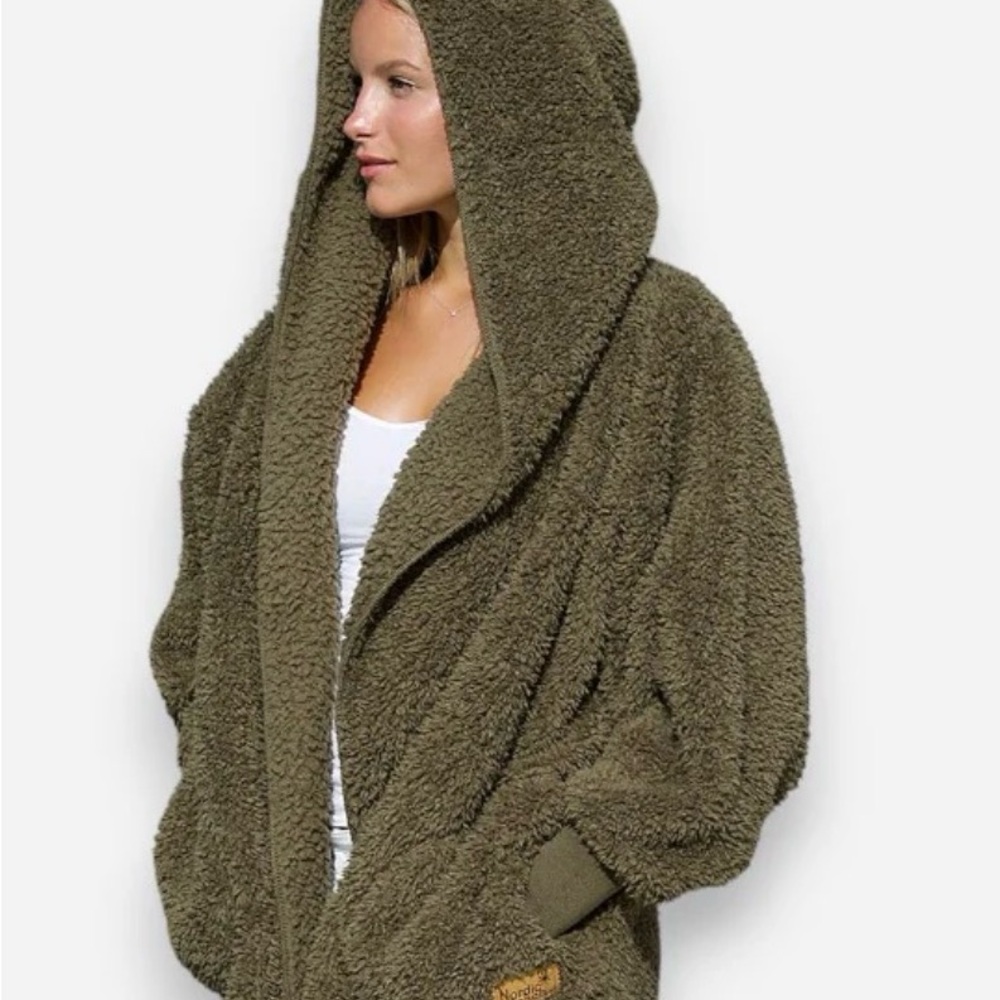Nordic Beach Cozy Hooded Sherpa Body Wrap in Charcoal Two Big Pockets
